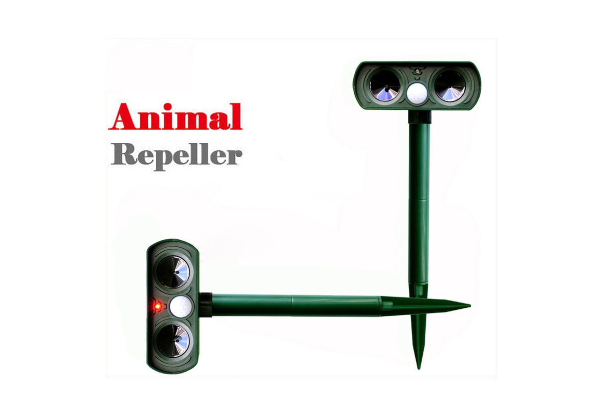 Solar powered animal repeller with PIR motion sensor angle view