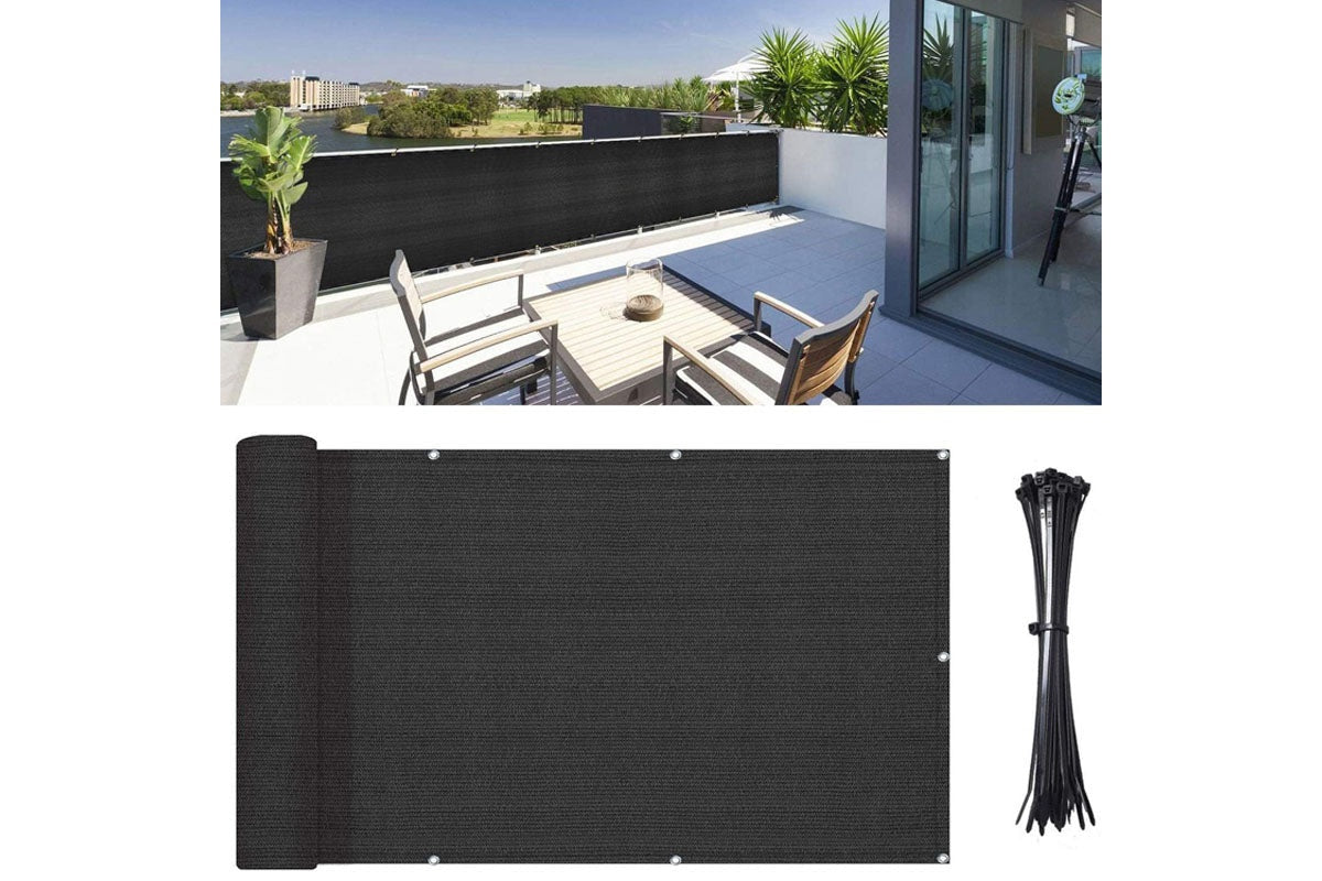 Side view of privacy netting fence showing reinforced edges