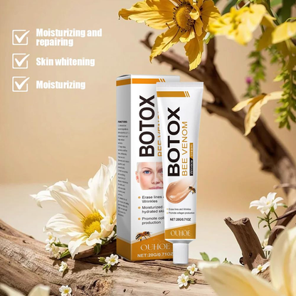 Bee Venom Wrinkle Removal Cream with focus on lightweight formula