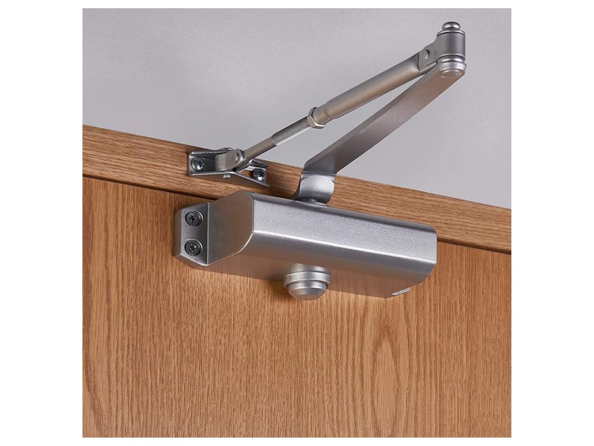 Automatic door closer reversible with rust-resistant aluminium alloy body