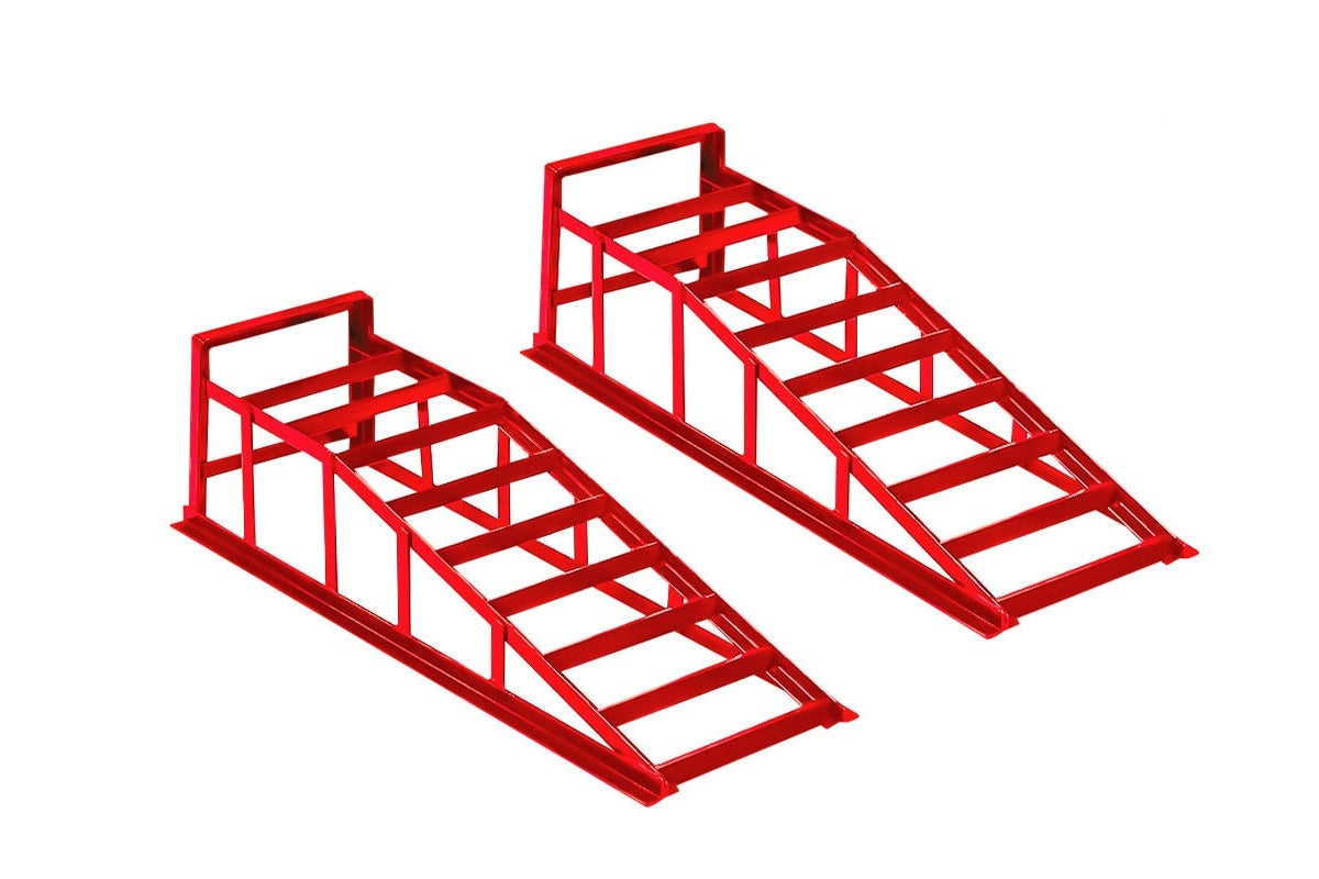 Side view of car ramps 2000kg with serrated non slip surface