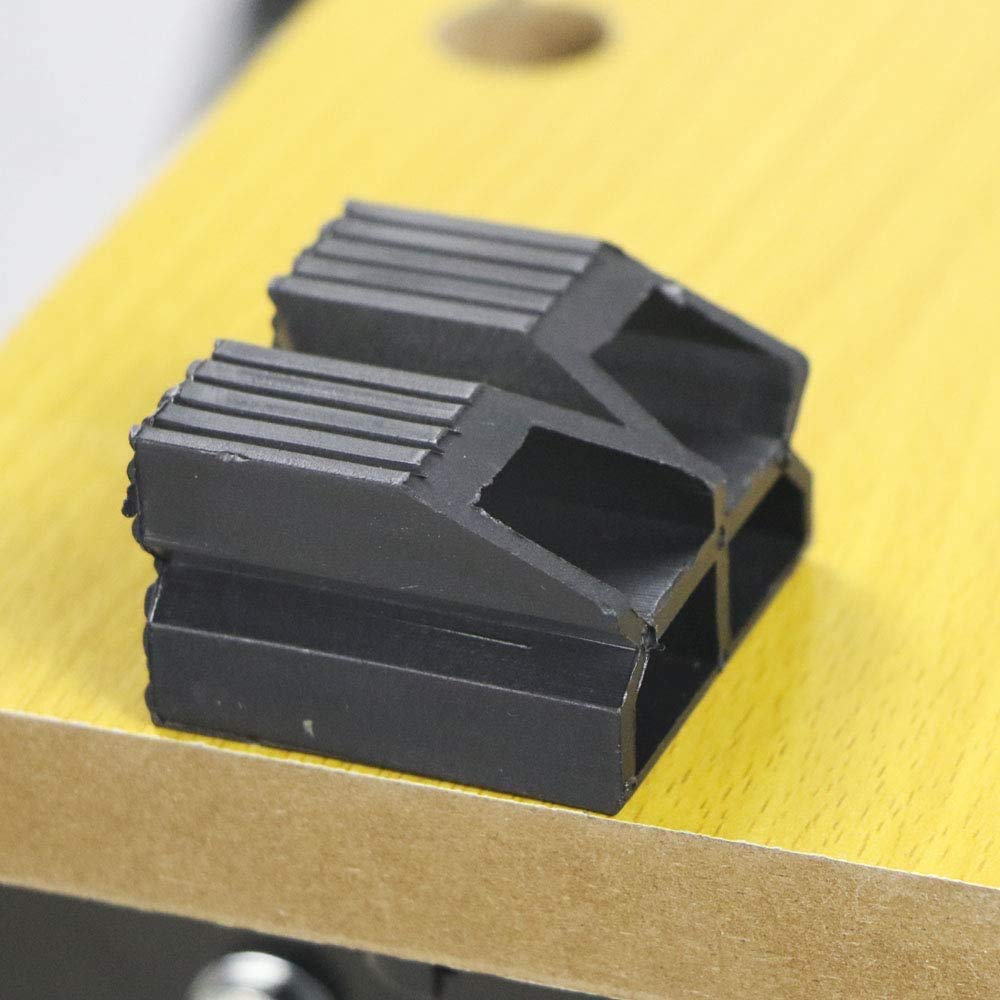 Work bench plastic jaws rotated for secure clamping