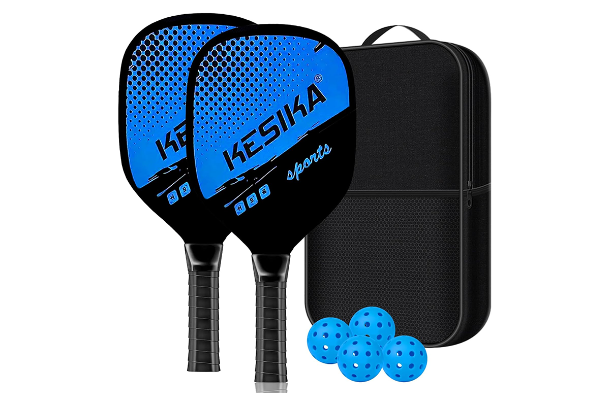Close-up of 7-ply basswood paddle material in pickleball set