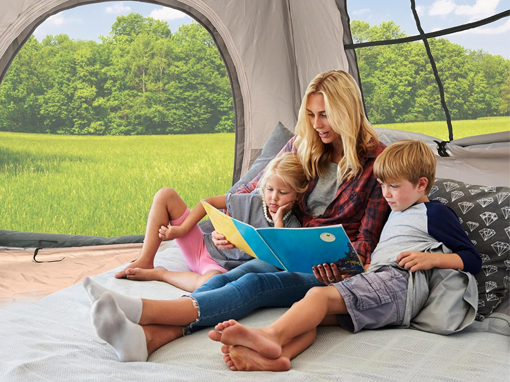 Camping tent 3-5 person with wind ropes and ground pegs attached