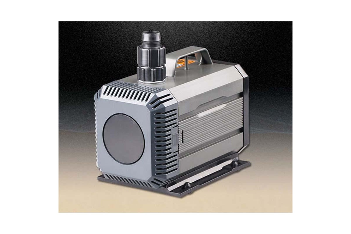 Pond Pump HQB-3500 with 25 metre cable visible