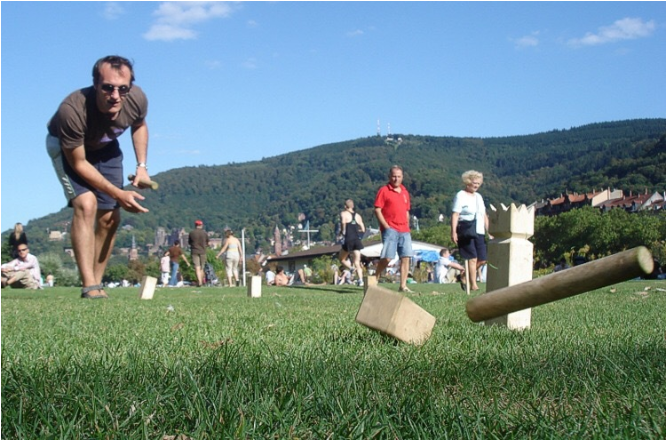 Outdoor Lawn Game Kubb