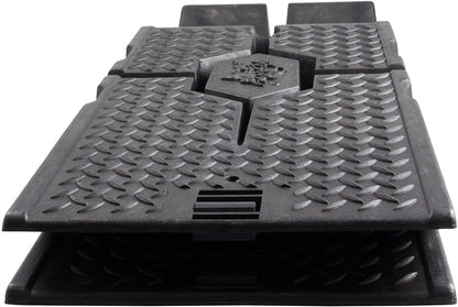 Detail of honeycomb plastic structure for moisture resistance