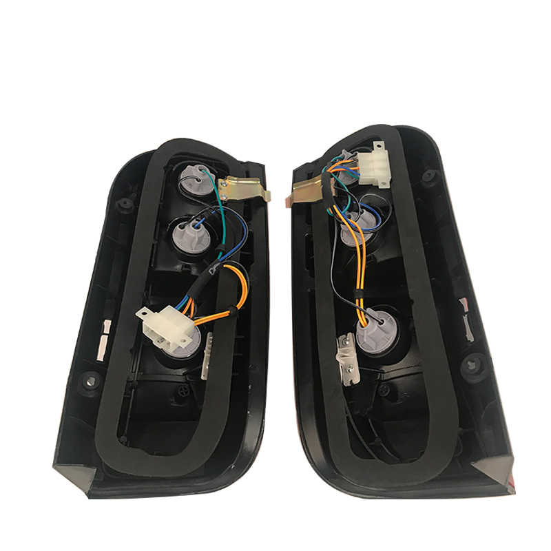 Toyota Hiace tail light left side without bulbs but with loom
