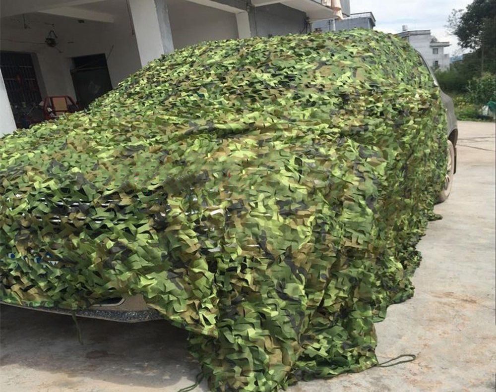 Camouflage net used to decorate tree house with green tones